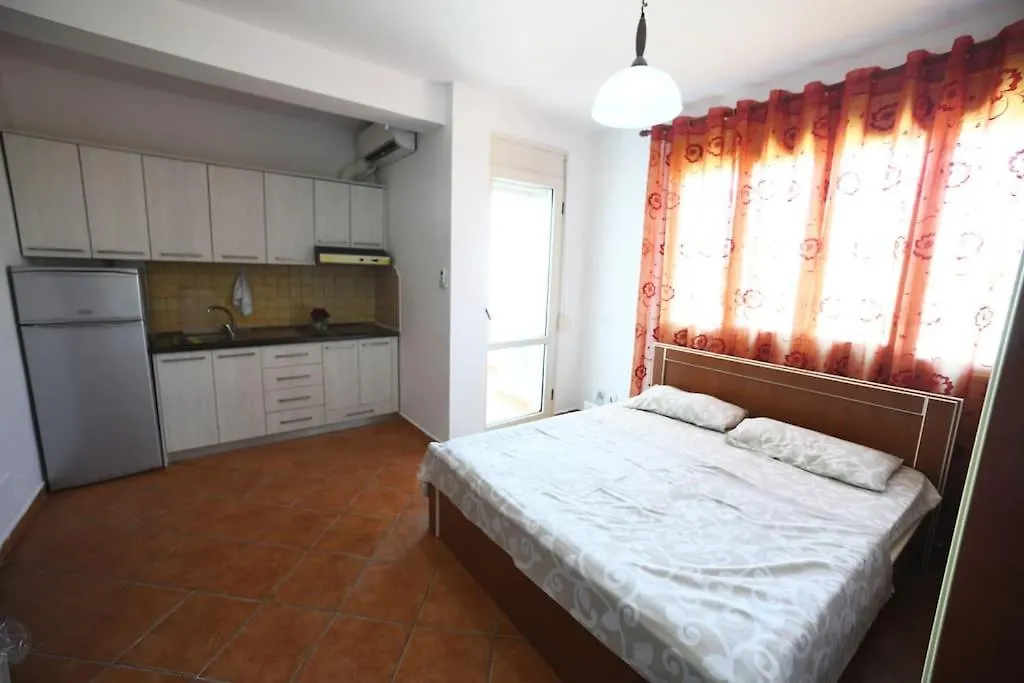 Eri'S Room Durres 0*,  Albania